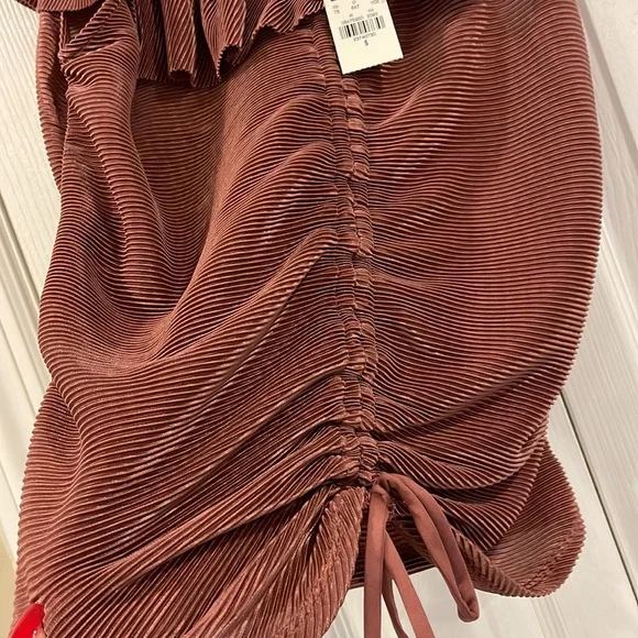 Express Ruffled Top - Picture 3 of 8